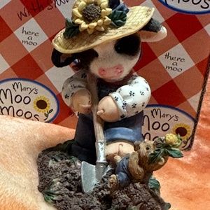 Enesco Mary's Moo Moos Cow with Straw Hat Sunflowers and Bunny Rabbit
